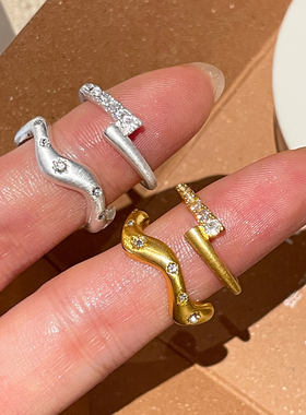 925银饰精致锆石波浪形戒指