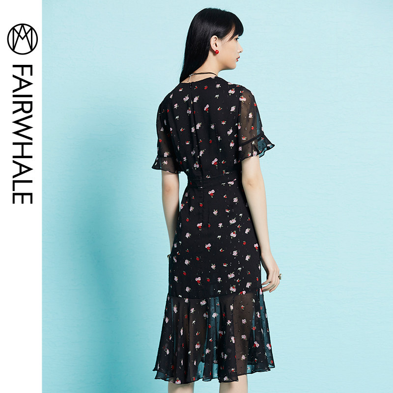  易崴迅服饰连衣裙