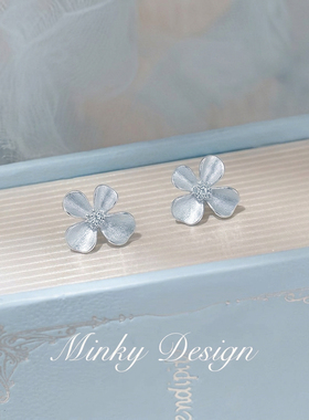 Minky「浅花信」蓝色花朵耳钉精致耳饰硅胶耳夹无耳洞女耳环简约