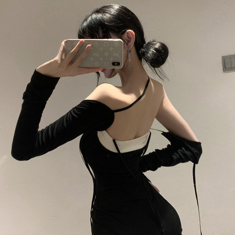 2020秋季新款一字肩心机夜场连衣裙 奥尼妮卡连衣裙