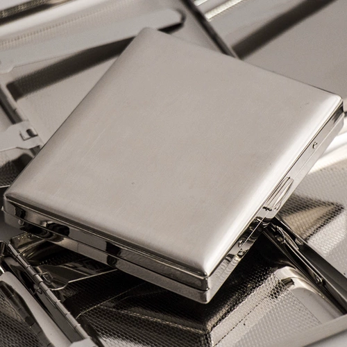 Портсигар из нержавеющей стали, зажигалка с гравюрой, сумка для техники