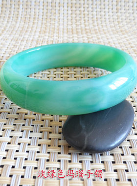 淡绿色天然一字象形纹理玛瑙手镯