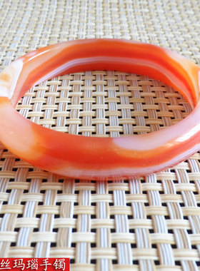 女士漂亮玛瑙手镯