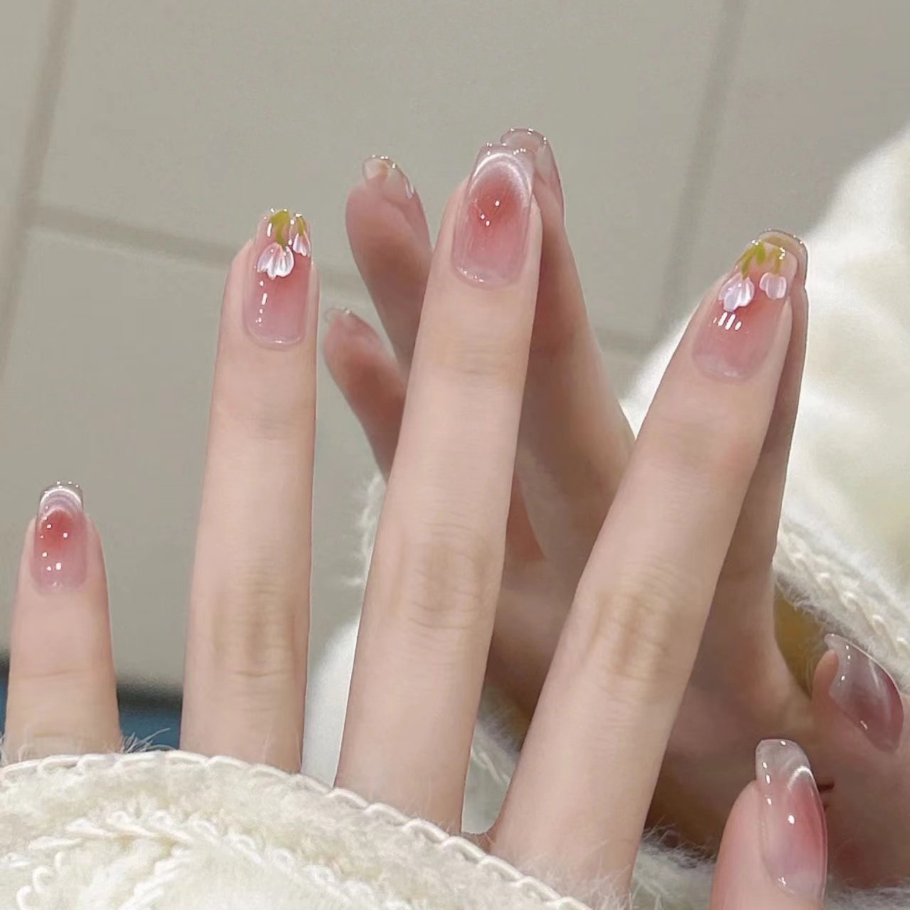 【郁金香】纯手绘穿戴甲腮红猫眼郁金香超显白美甲贴片可拆卸美甲,淘宝优惠券,粉丝福利购,淘宝优惠卷