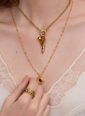 D'ACCORD罗马鎏金雕刻石榴石项链