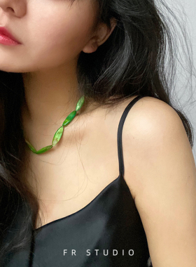 《夏日夜晚》高级感复古孔雀绿贝壳项链小众夸张度假风锁骨链女