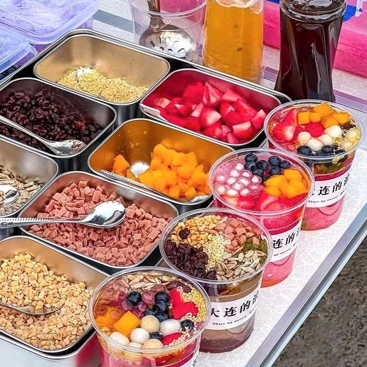 不锈钢冰粉配料盒调料调味盒带盖商用摆摊专用水果捞小料盒子容器 - 图1