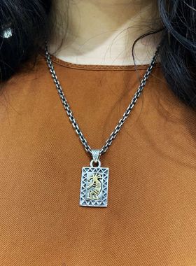 GV925纯银铜混搭印第安雨神叩叩拜力像复古格菱纹男女款方牌吊坠