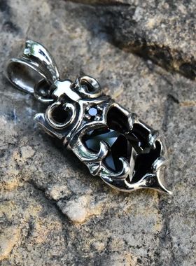 泰国进口女士复古哥特镶嵌切面黑玛瑙十字架皇冠盾牌925纯银吊坠