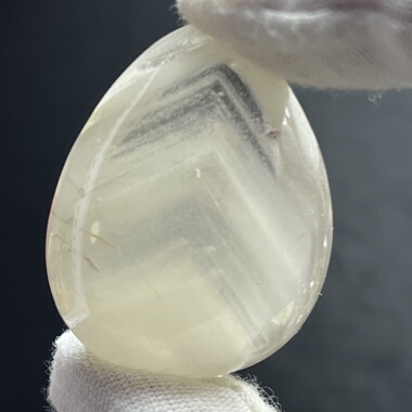 天然水晶包裹千层白幽灵共生钱串子云母片水滴吊坠毛衣链意境优美