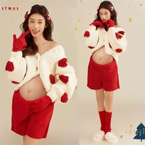 New Movie House Pregnant Woman Photo Costumes Christmas Themed New Year Red Sweater Photography Pregnant Woman Photos at Home