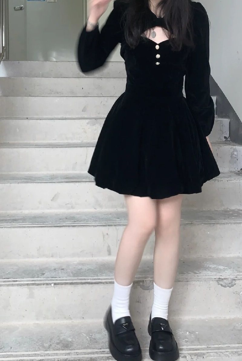 大码女装秋冬新款纯欲复古黑色丝绒收腰连衣裙胖mm辣妹显瘦小黑裙,淘宝优惠券,粉丝福利购,淘宝优惠卷