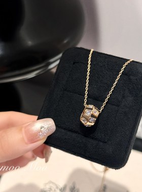 铜合金合成锆石项链 法式时尚经典格纹项链