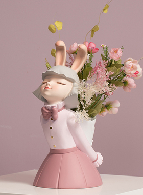 轻奢风创意电视柜树脂少女摆件