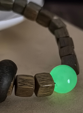 阿根廷绿檀木方形珠子夜光石