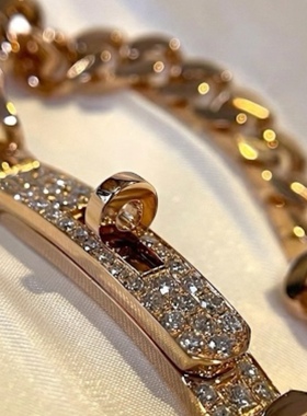 镀18K玫瑰金镶钻凯莉锁扣手链