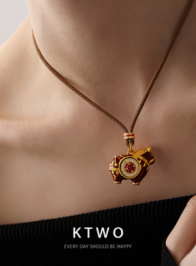 红色滴釉小唐马长项链女小众转运盘锆石设计时尚本命年毛衣链挂件