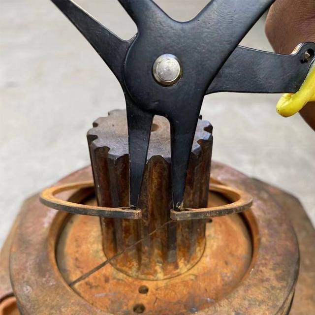 Disassemble and assemble two-in-one two-purpose spring clamp