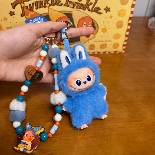 POPMART泡泡玛特Labubu4.0拉布布四代心底密码搪胶毛绒挂件盲盒 - 图1