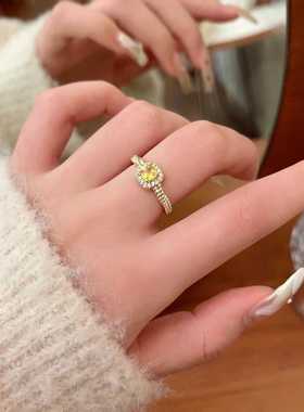 小红书爆款小方糖黄钻戒指女2025年新款小众设计轻奢高级感食指戒