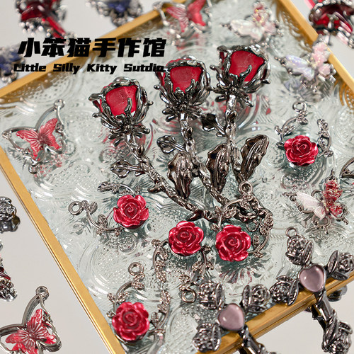 【黑与红】暗黑风玫瑰蝴蝶花环合金吊坠手工diy手链项链饰品配件 - 图0