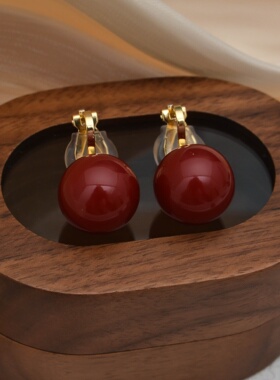 复古红色圆形珍珠三角耳夹