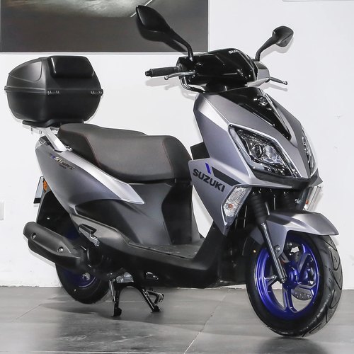 国四电喷铃木UY125CC踏板车男女代步通用燃油助力外卖省油摩托车 - 图1