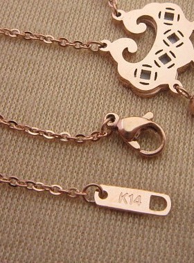 韩版热卖 母贝壳福气长命锁18k彩金玫瑰金项链钛钢铜钱锁骨链