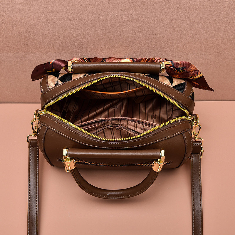 2023高级感波士顿手提2022潮枕头包 韩慕妮女士包袋