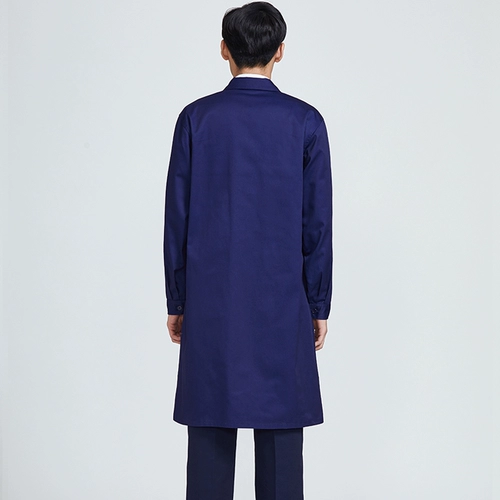 Синий пальто с длинными серыми лабораторными рабочими услугами