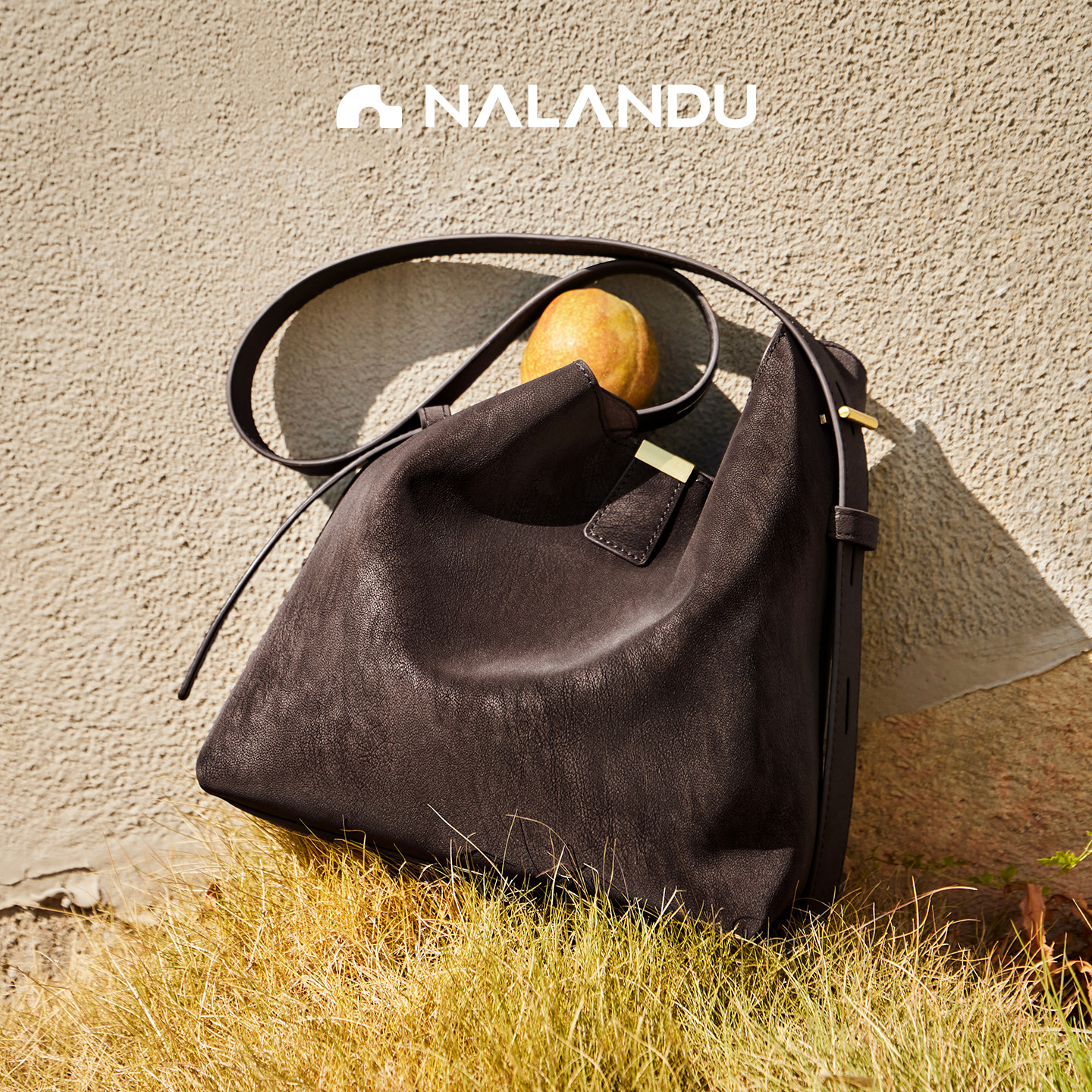 纳兰杜包包女士2025新款水桶包女款麂皮包包大容量通勤斜挎包女包,淘宝优惠券,粉丝福利购,淘宝优惠卷