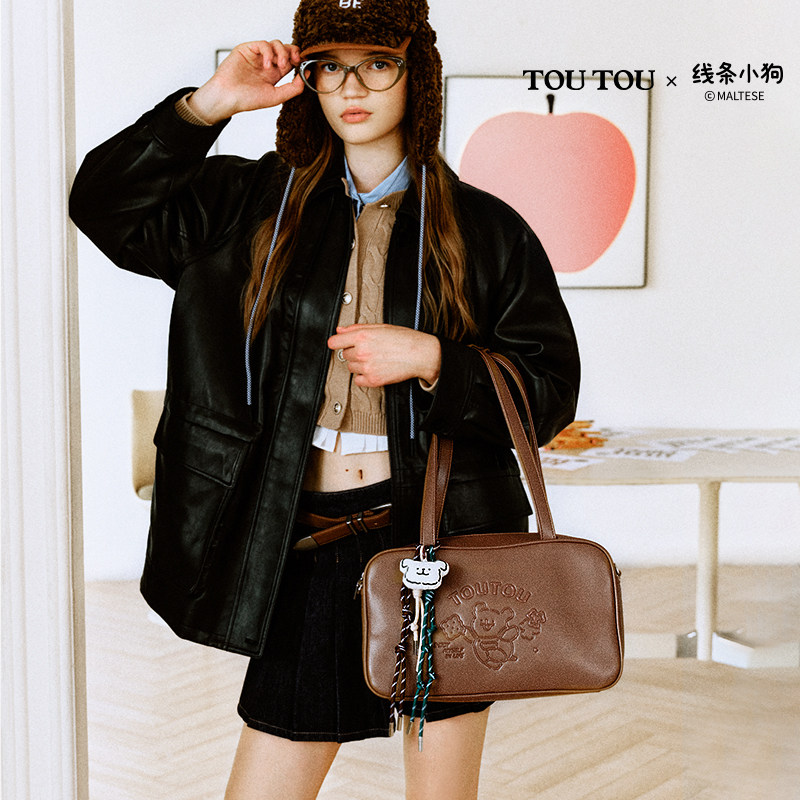 TOUTOU新款线条小狗波士顿保龄球包新款大容量通勤包手提斜挎包女,淘宝优惠券,粉丝福利购,淘宝优惠卷