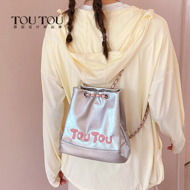  toutou双肩背包