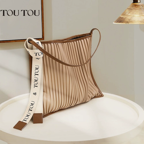 Портативная весенняя небольшая дизайнерская вместительная и большая универсальная сумка подмышку, 2023