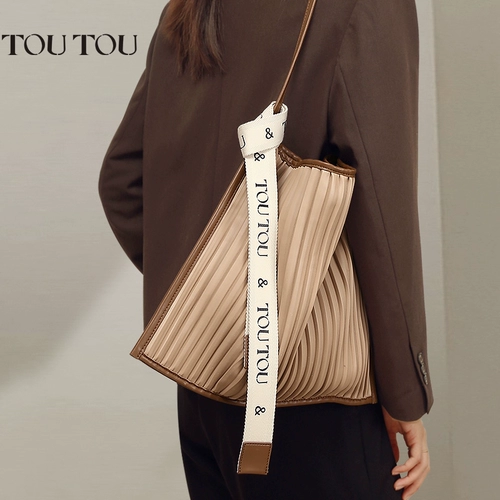 Портативная весенняя небольшая дизайнерская вместительная и большая универсальная сумка подмышку, 2023