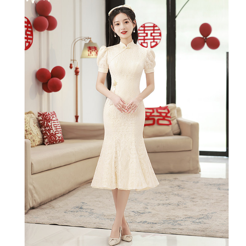 白色鱼尾旗袍2023新款新娘订婚礼服 骄步礼服/晚装