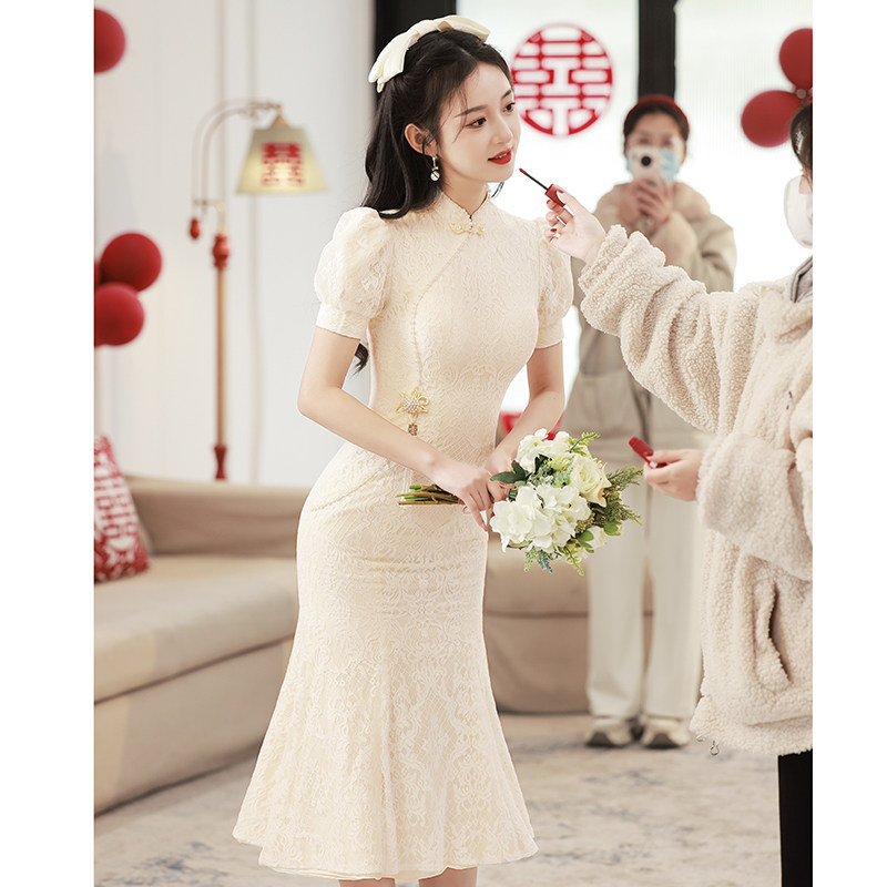 白色鱼尾旗袍2023新款新娘订婚礼服 骄步礼服/晚装