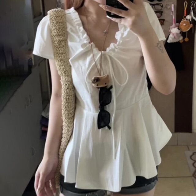 ເສື້ອຍືດຄໍ v-neck ທີ່ມີເນື້ອໜັງຂະໜາດໃຫຍ່ທີ່ປົກຄຸມແບບຝຣັ່ງທີ່ບໍລິສຸດຂອງຄວາມຮັກ