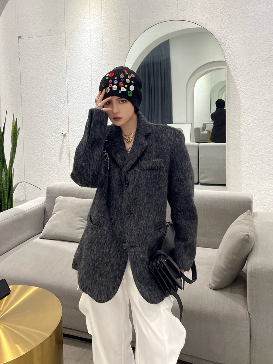 重磅推荐秋冬时尚马海毛灰色西装外套质感加厚廓型西服男女情侣潮