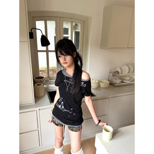 大码胖mm美式Y2K轻亚风斜肩短袖T恤女夏季撞色波点假两件辣妹上衣 - 图1