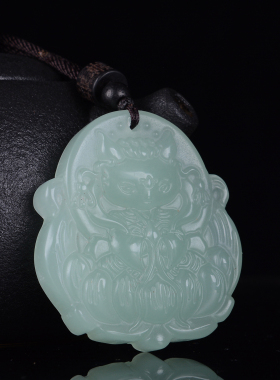 招桃花新疆青白玉九尾狐挂件平安牌双面玉石灵狐湖水绿玉牌项链