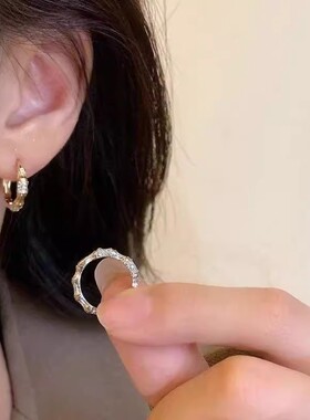 18K金耳环镶钻耳钉女配饰
