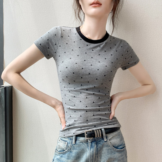 ເສື້ອຍືດແຂນສັ້ນ Gebei Shang polka dot versatile Street ສໍາລັບແມ່ຍິງ