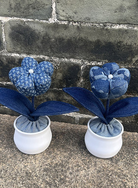 牛仔珍珠梅盆花活性炭底座摆件