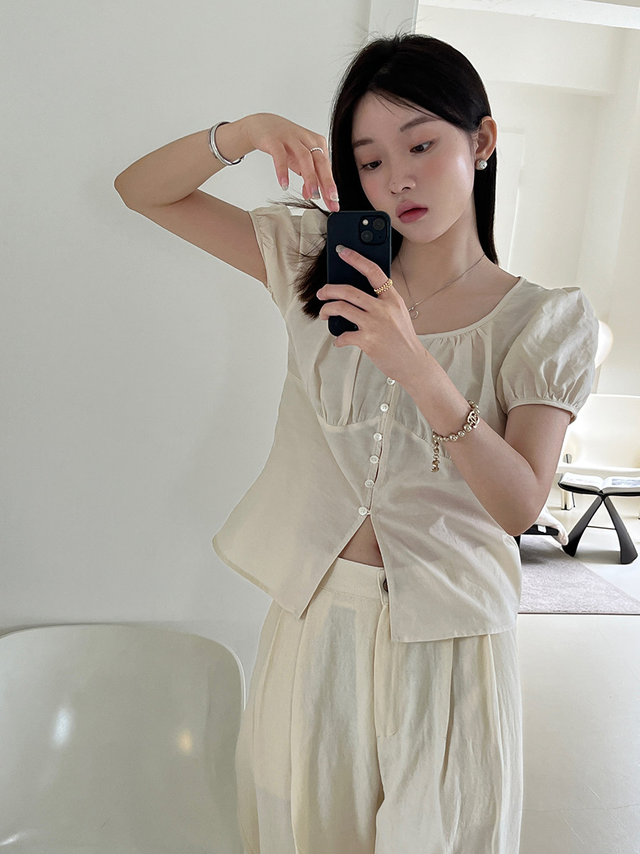 joycefuuu|可爱到尖叫 穿上秒减龄 多纽扣米色娃娃衫少女氛围衬衫,淘宝优惠券,粉丝福利购,淘宝优惠卷