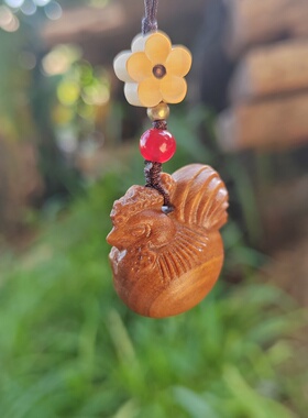 绿檀木雄鸡独立手机链木雕生肖鸡