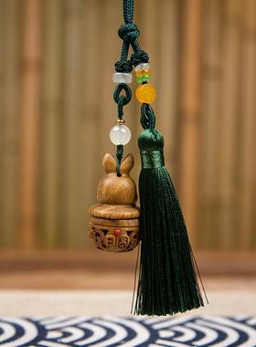 绿檀木雕刻兔子香囊吊坠