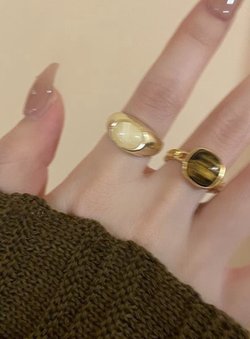 甄媛银饰复古琥珀色仿天然石戒指