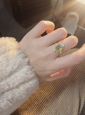 甄媛银饰复古嫩绿色戒指女