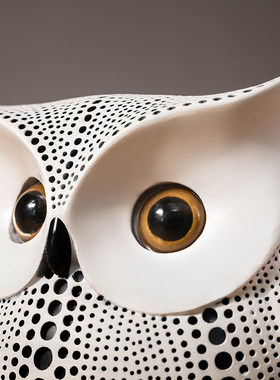 现代简约酒柜艺术摆件高级感小众黑色猫头鹰客厅书柜装饰高端大气